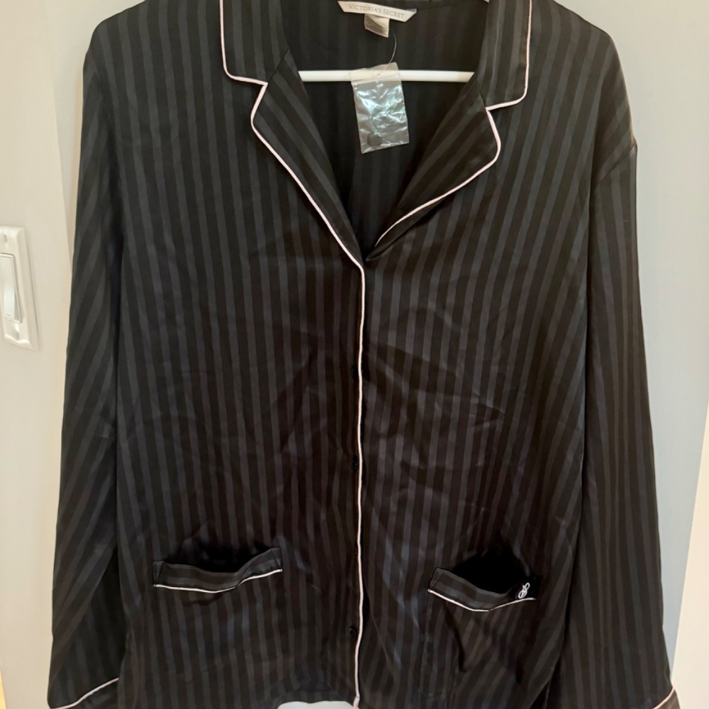 VICTORIA'S SECRET Satin Button-Down Sleepshirt Large